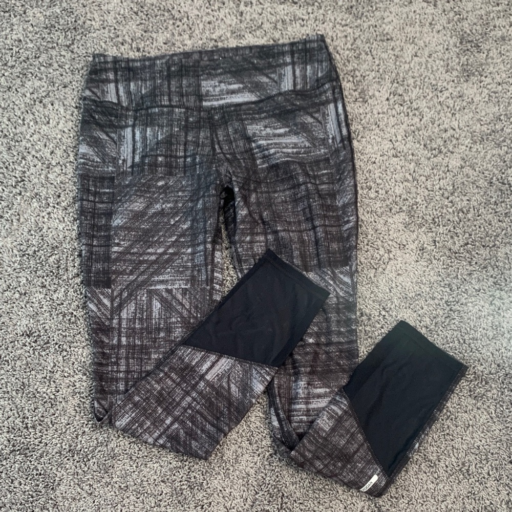 Kyodan Black and Gray Athletic Leggings Size Large EUC